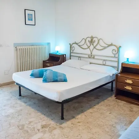 N235 - Numana, Ampio Con Terrazzo Vista Mare