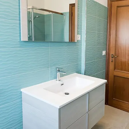 N235 - Numana, Ampio Con Terrazzo Vista Mare *